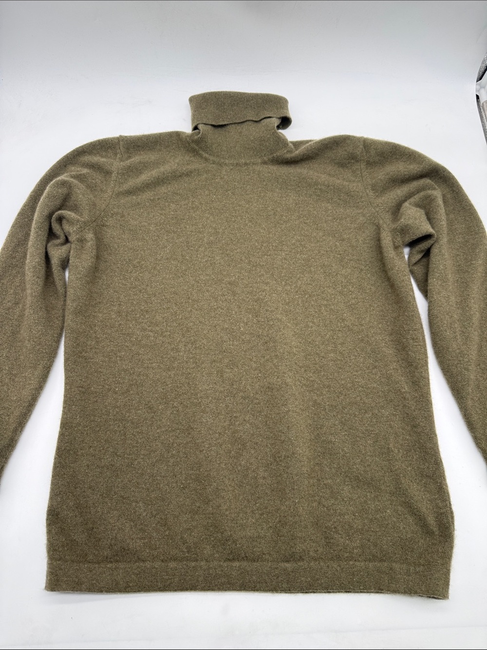 RTW Charleston Olive Green Turtle Neck 100% Cashmere Sweater (Italy Sz 14)